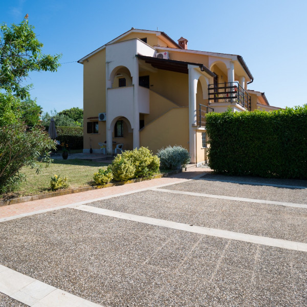Apartments Villa Irena, Porec Apartments - Apartman Tina s jacuzzijem i Apartmani Villa Irena Poreč
