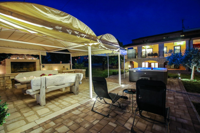 Aussenbereich, Porec Apartments - Apartment Tina mit Whirlpool und Apartments Villa Irena, Istrien, Kroatien Poreč